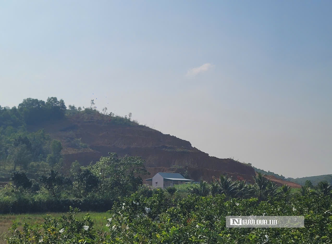 Mỏ đất chưa cấp phép đấu nối với quốc lộ, gây ô nhiễm môi trường dừng hoạt động- Ảnh 2.