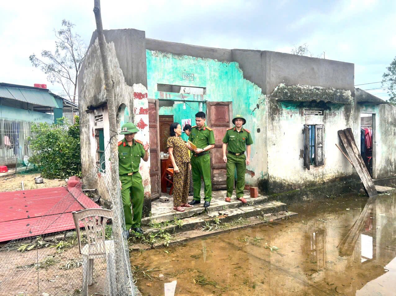 Thần tốc thực hiện “Chiến dịch Quang Trung” ở Hà Tĩnh – Bài 2: Điểm tựa để người dân vui Xuân, đón Tết - Ảnh 1.