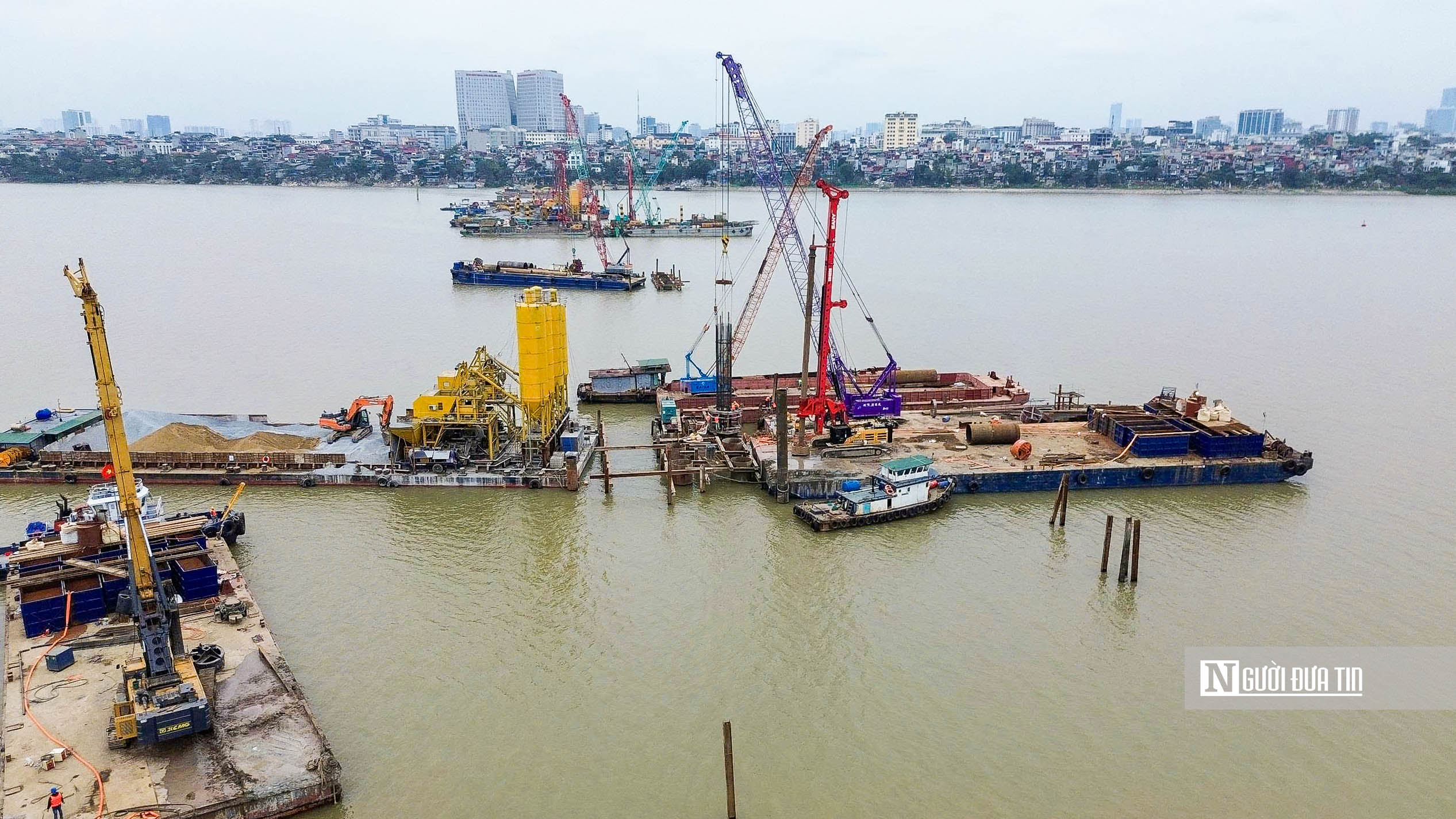 Hà Nội: Cận cảnh thi công 7 cây cầu vuợt sông Hồng - Ảnh 12.