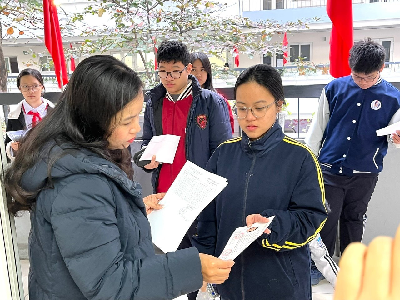 Hà Nội công bố kết quả thi học sinh giỏi lớp 9: Những điều thí sinh cần lưu ý - Ảnh 1.