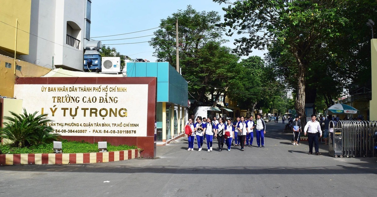 Một trường cao đẳng ở Tp.HCM phải hoàn trả hơn 20 tỷ đồng cho người học - Ảnh 1.