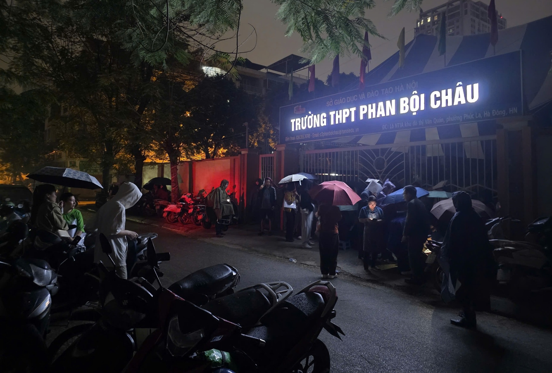Chấm dứt áp lực tiền cọc “giữ chỗ” mỗi mùa tuyển sinh- Ảnh 1.