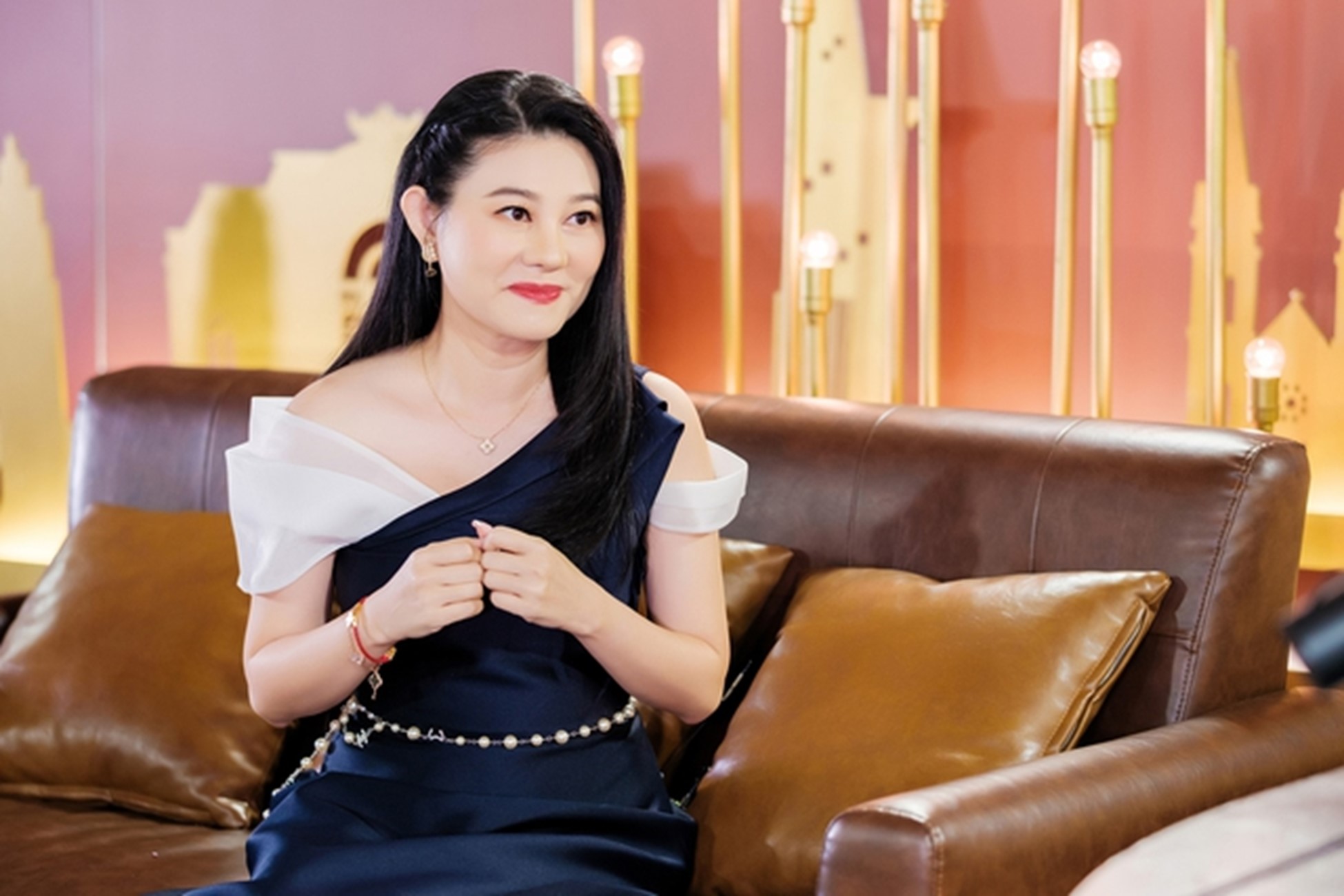 Nữ NSND là thế hệ thứ năm của gia tộc cải lương Minh Tơ, sống kín tiếng ở tuổi 45 - Ảnh 4.
